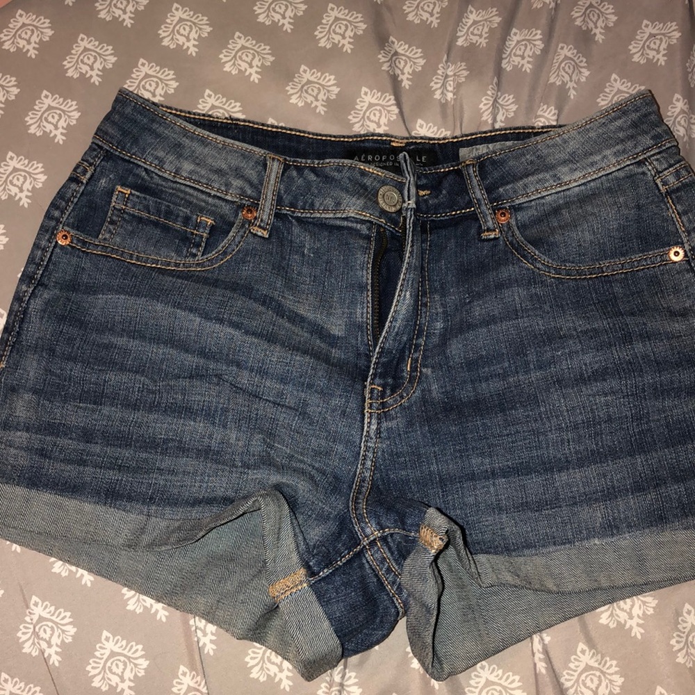 Light denim high waisted shortie